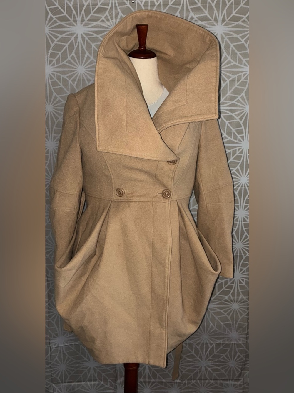 MONROE AND MAIN CAMEL COAT — XL